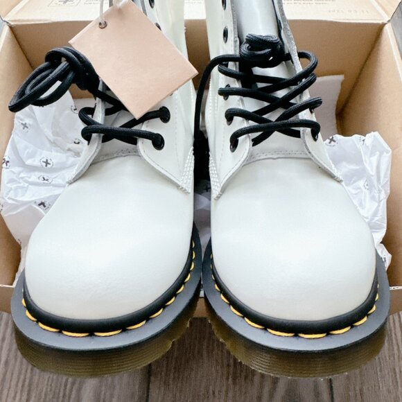 Dr Martens 1460 boots size 8 SMOOTH LEATHER LACE UP BOOTS new in box white shoes - Picture 15 of 16